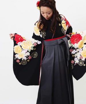卒業式袴 | 漆黒に咲く彩り