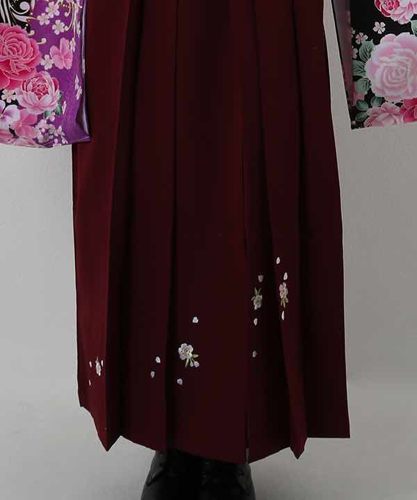 卒業式袴レンタル | 紫×黒 薔薇と桜 刺繍入り臙脂袴