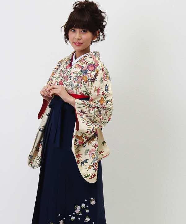 卒業式袴(アンティーク)レンタル | クリーム色地に四季の花 小紋に袴
