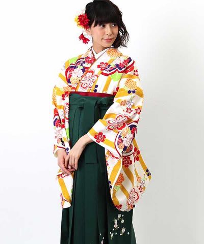 卒業式袴 | 白地に黄色のストライプと花々 刺繍入り緑袴(L)