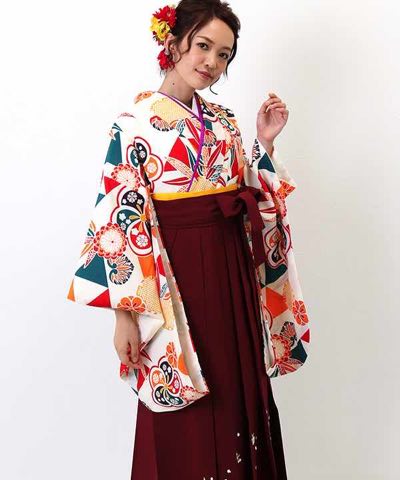 卒業式袴 | 白地に梅と松と三角 刺繍入り臙脂袴(S)