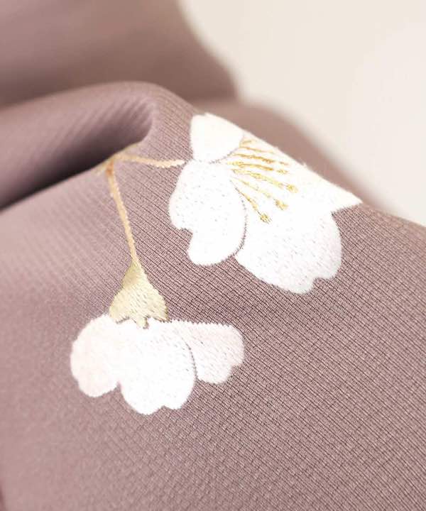 訪問着レンタル | 正絹 銀煤竹色(ぎんすすたけいろ) 波文様 桜の花刺繍