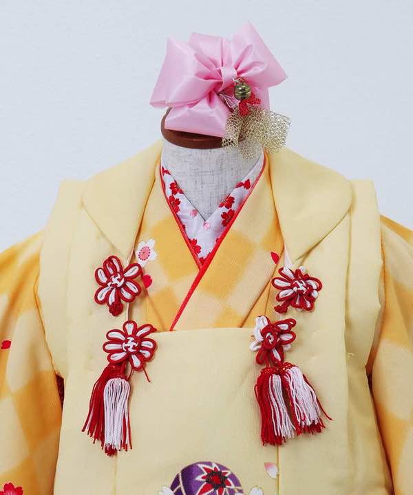 七五三(三歳)レンタル | 黄色の市松模様に桜柄の着物　黄色ぼかしの被布