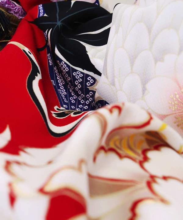 振袖レンタル | 紅色に鶴と四季の花々