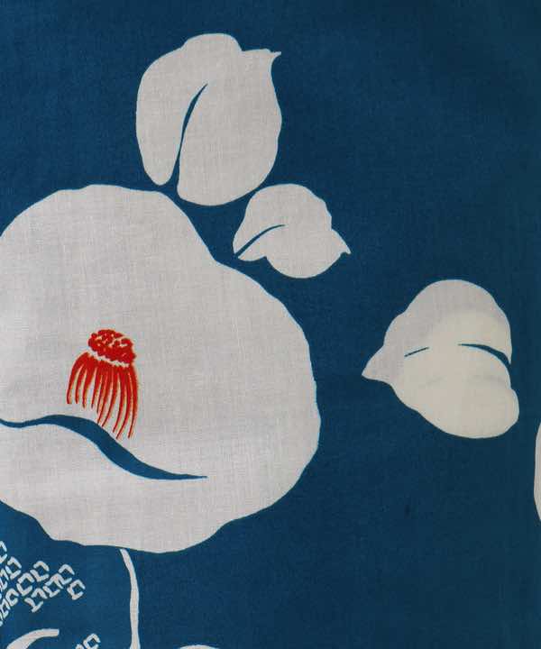 浴衣レンタル | 明るい紺地に白色の光琳椿と絞り調文様