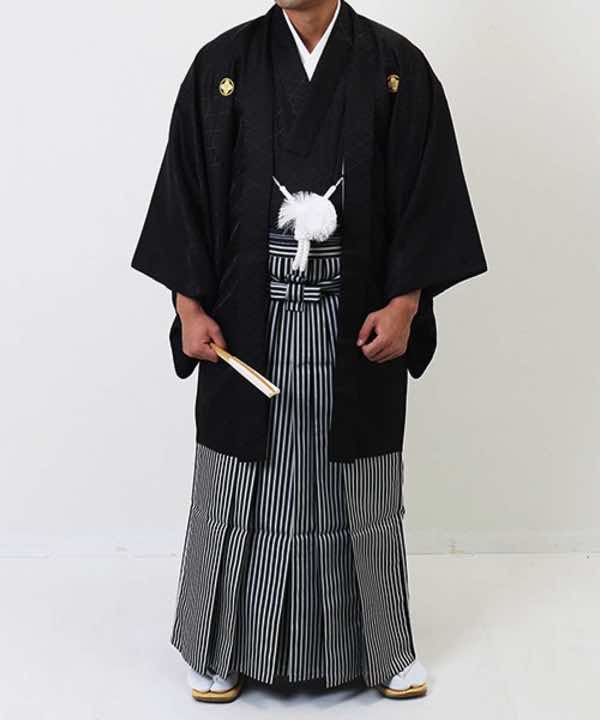 男性用 羽織袴レンタル | 黒の菱紋羽織に縞袴 | hataori(ハタオリ)