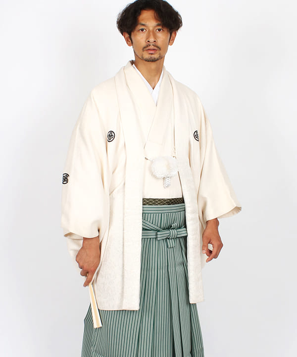 男性用 羽織袴レンタル | 白の唐草羽織と緑仙台平袴 | hataori(ハタオリ)
