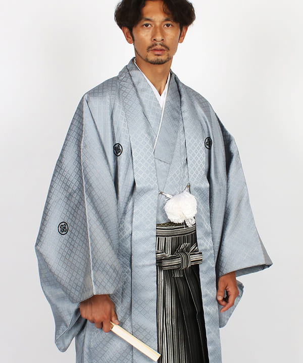 男性用 羽織袴レンタル | グレーの菱紋羽織と黒銀仙台平袴 | hataori(ハタオリ)