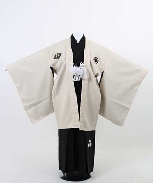 卒業式袴(小学男子用) | 黒地の着物にベージュ羽織 黒袴