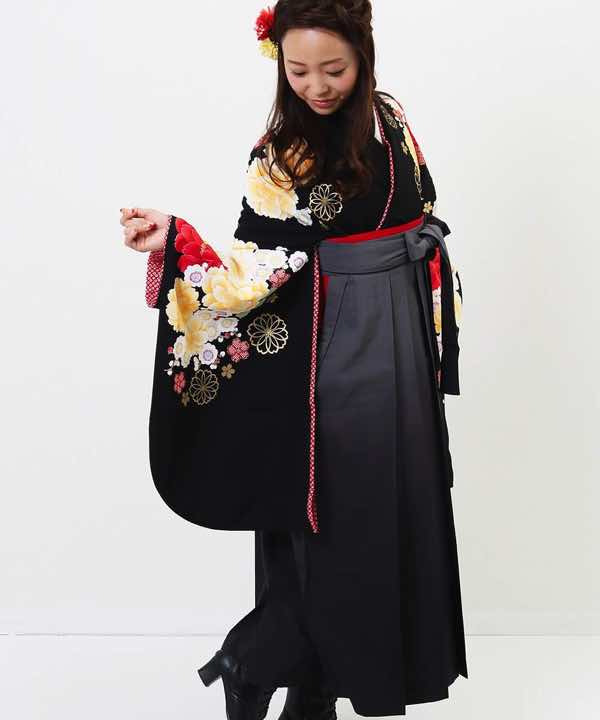卒業式袴レンタル | 漆黒に咲く彩り