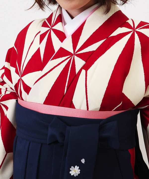 卒業式袴レンタル | 紅白の麻の葉 紺刺繍袴