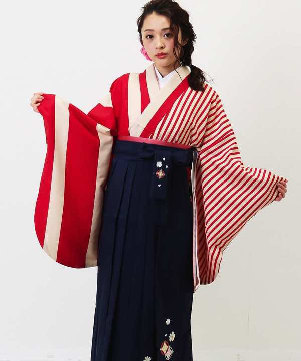 卒業式袴レンタル | 赤とベージュのストライプ 紺刺繍袴