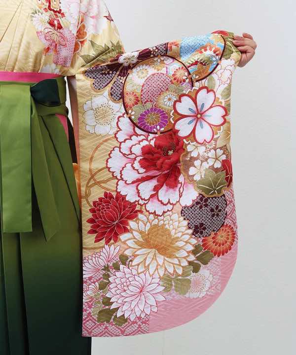 卒業式袴レンタル | 紗綾形紋のクリーム×ピンクのぼかし