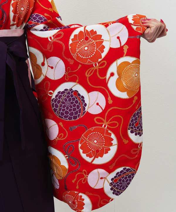 卒業式袴レンタル | 赤地に可愛い鈴 紫袴