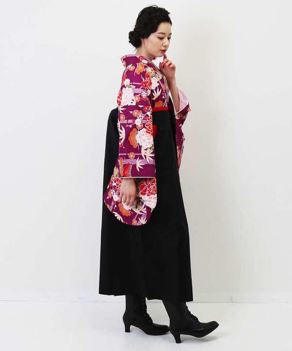 卒業式袴レンタル | 紫地に牡丹と松文 ブルーの伊達衿に黒袴