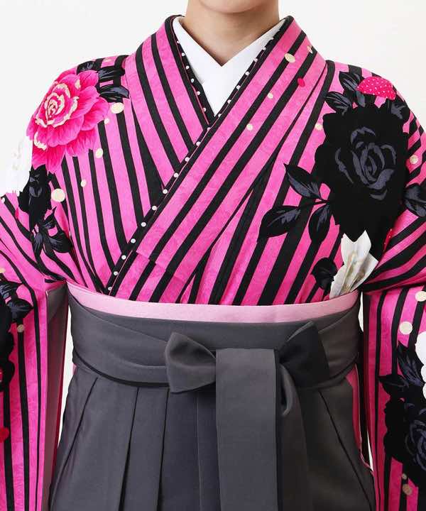 卒業式袴レンタル | ピンク地に黒のストライプ 三色の薔薇