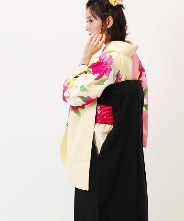 卒業式袴レンタル | 黄色とピンクと百合の花 (黒袴)
