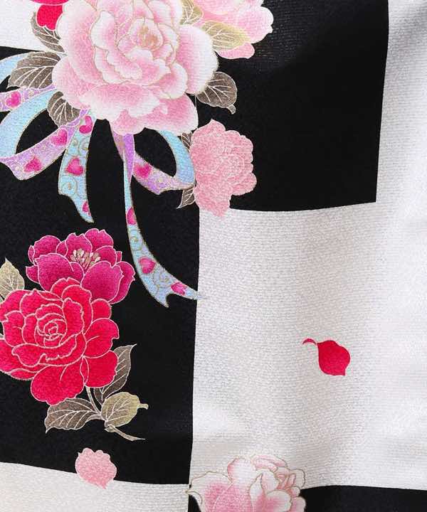 卒業式袴レンタル | 黒白のタイルに牡丹と薔薇の花結び