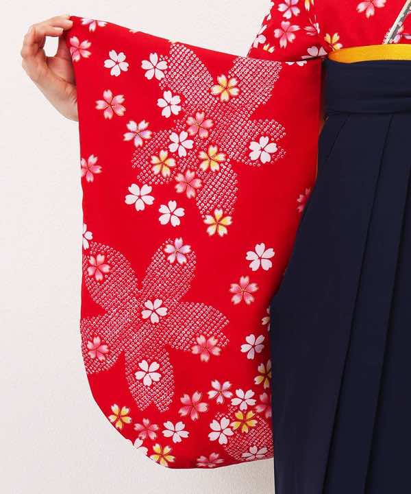 卒業式袴レンタル | 赤鹿の子に散り桜 紺色刺繍袴 | hataori(ハタオリ)