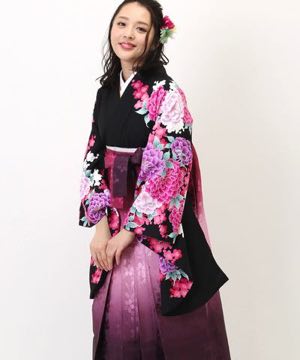 卒業式袴 | 黒地に芍薬と梅 箔押し桜の暈し袴(ピンク)