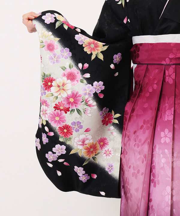 卒業式袴レンタル | 黒地に白の暈しと花 箔押し桜暈し袴