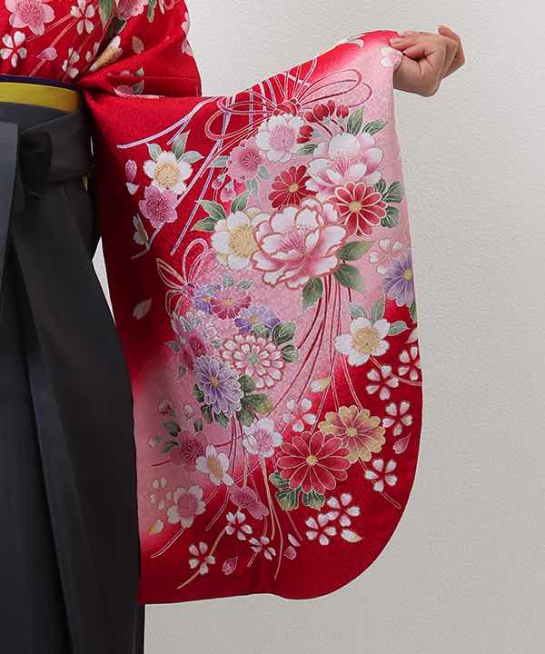 卒業式袴レンタル | 赤地に桜と菊に水引 灰暈し黒袴
