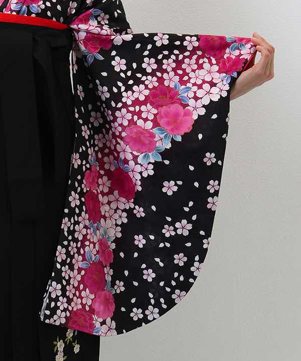 卒業式袴レンタル | 黒地に満開の桜と芍薬とピンク暈し 刺繍入り黒袴
