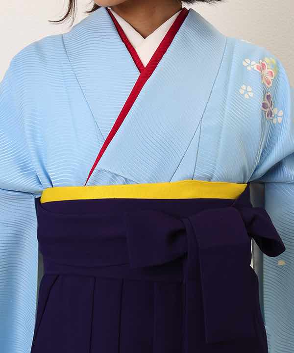 卒業式袴レンタル | 水色地に可愛らしい桜と白暈し 桜文様紺袴