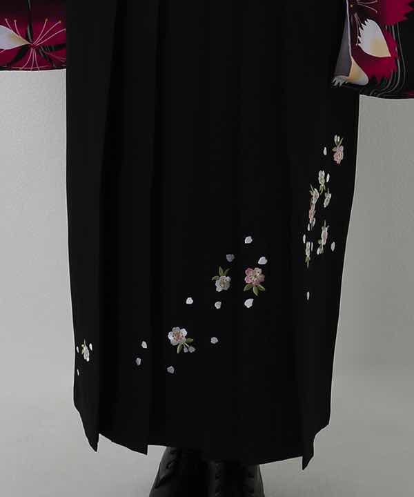 卒業式袴レンタル | 白縞と大輪の桜 刺繍入り黒袴