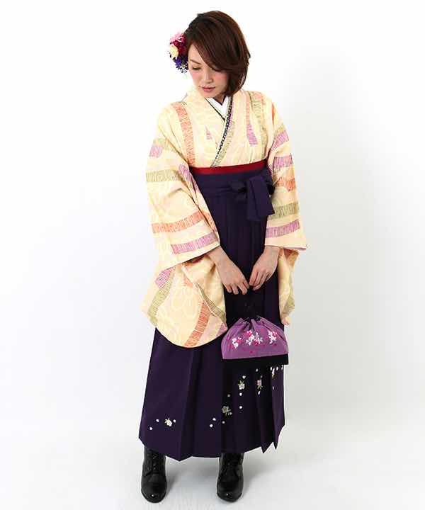 卒業式袴レンタル | クリーム地に菊と熨斗 刺繍入り紫袴