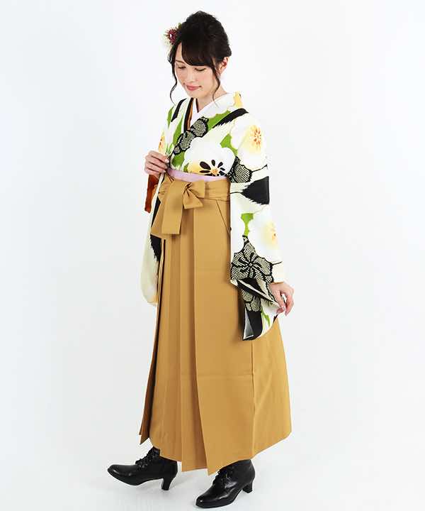 卒業式袴レンタル | 黒×緑 矢絣に花々と絞り調 辛子色袴