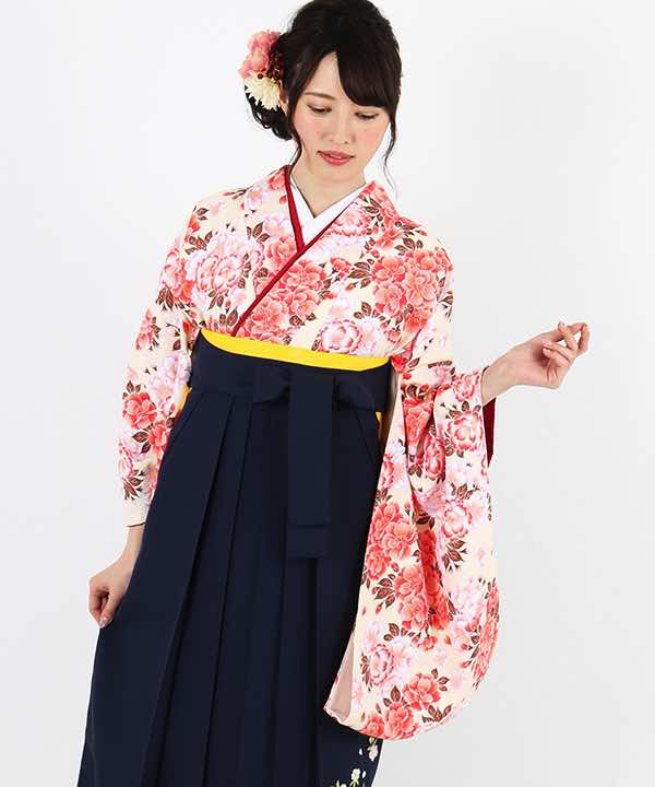 卒業式袴レンタル | クリーム地に満開の花々 刺繍入り濃紺袴
