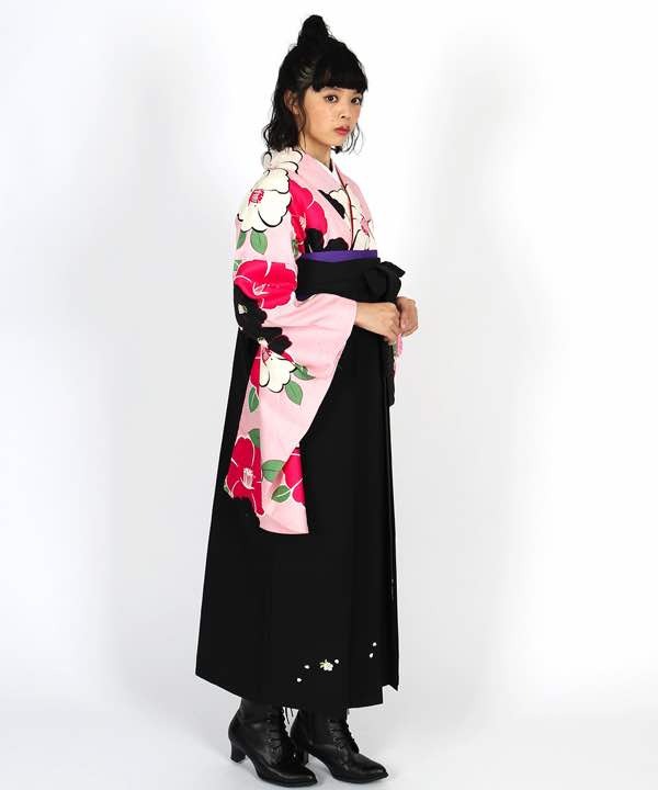 卒業式袴レンタル | 赤の極細ストライプ 椿 刺繍入り黒袴