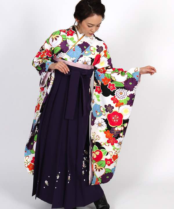 卒業式袴レンタル | 黒地 梅と菊に橘 刺繍入り紫袴