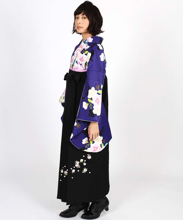 卒業式袴レンタル | 青地に椿と梅 刺繍入り黒袴