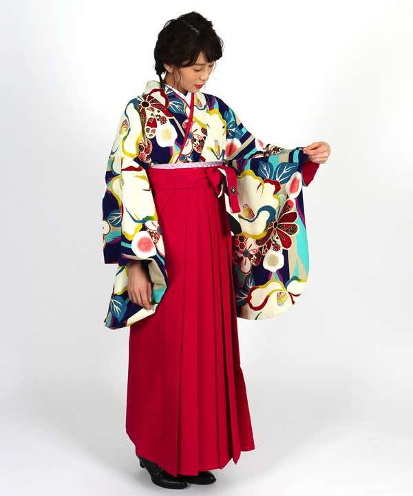 卒業式袴レンタル | 紺地に椿とねじ梅 ピンク袴