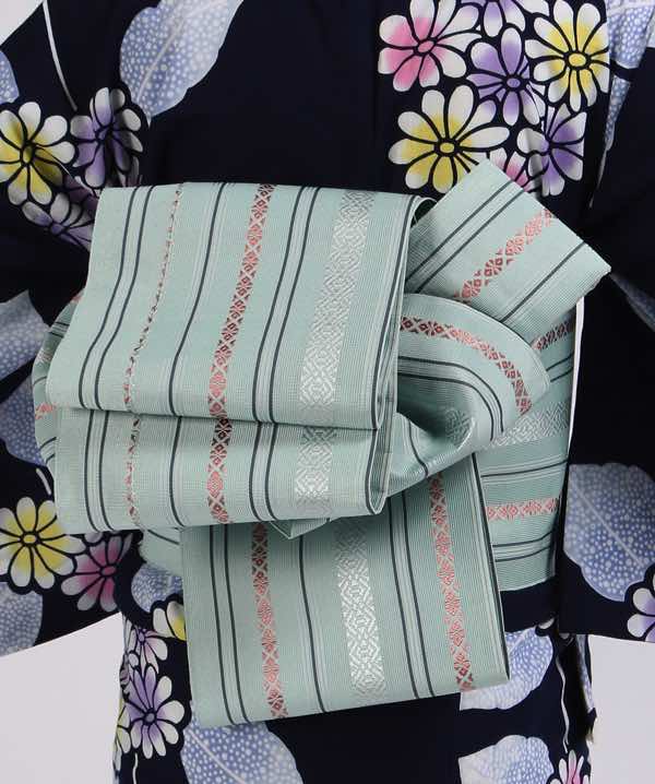 浴衣レンタル | 濃紺地に三色の花柄 薄緑色地に模様入りの帯