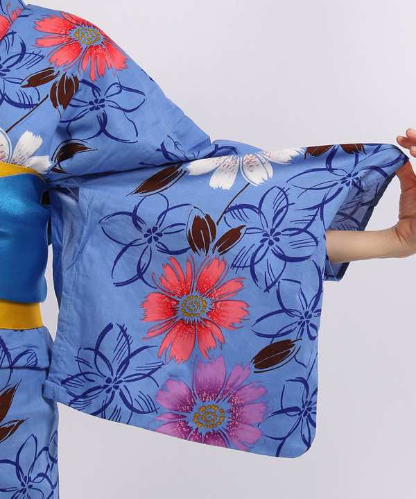 浴衣レンタル | 薄青地に三色の花柄 二色地の帯