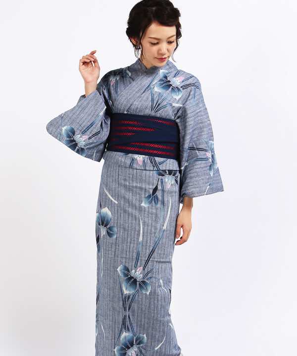 浴衣レンタル | 白糸を紺糸でうすいブルーグレーに織り出した生地に菖蒲模様
