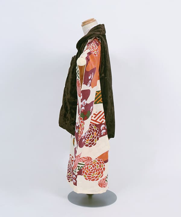 七五三(三歳女の子)レンタル | 古典柄の鞠 茶色のベルベットの被布
