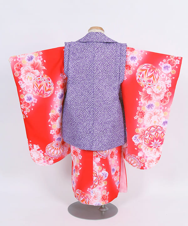 七五三(三歳女の子)レンタル | 赤地に牡丹と鞠 紫の絞り柄の被布