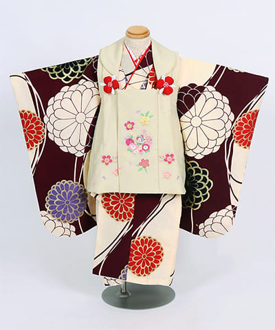 七五三(三歳女の子) | レトロなクリーム地に大輪の菊 花合せの被布