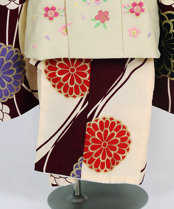 七五三(三歳女の子)レンタル | レトロなクリーム地に大輪の菊 花合せの被布