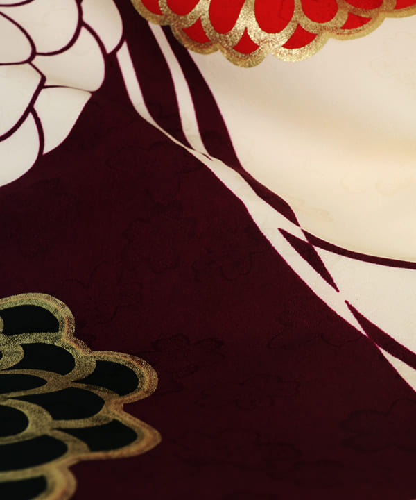 七五三(三歳女の子)レンタル | レトロなクリーム地に大輪の菊 赤模様の被布