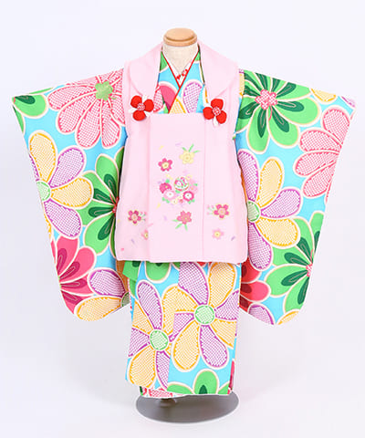七五三(三歳女の子)レンタル | 水色地に大きな菊 ピンクの被布に花合せ