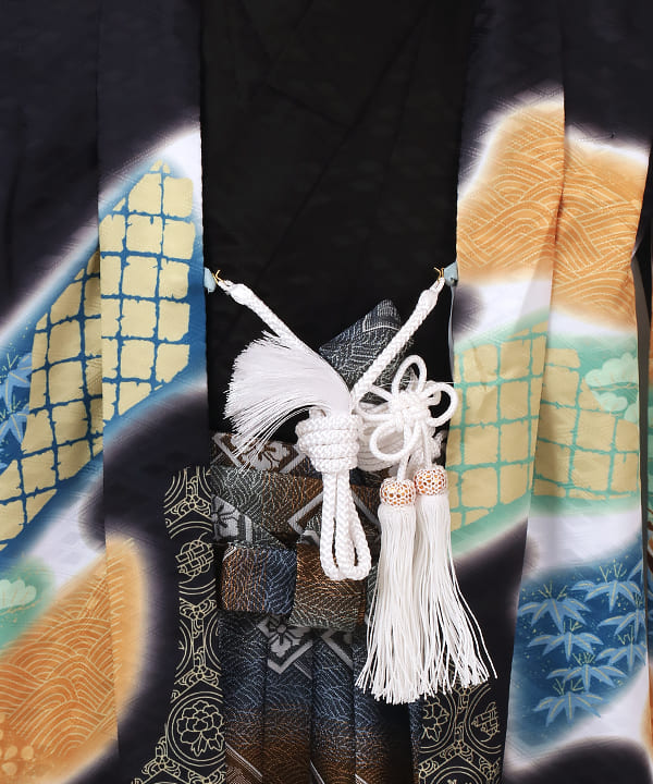七五三(五歳)レンタル | 黒地に打出の小槌文 グラデーションの花菱紋袴