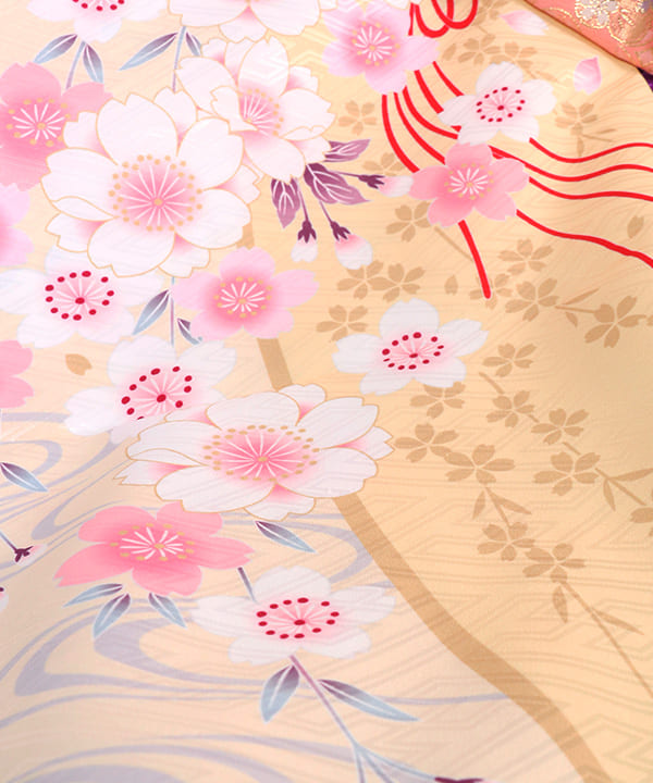 七五三(七歳) |クリーム色に菱地紋 鞠と桜柄
