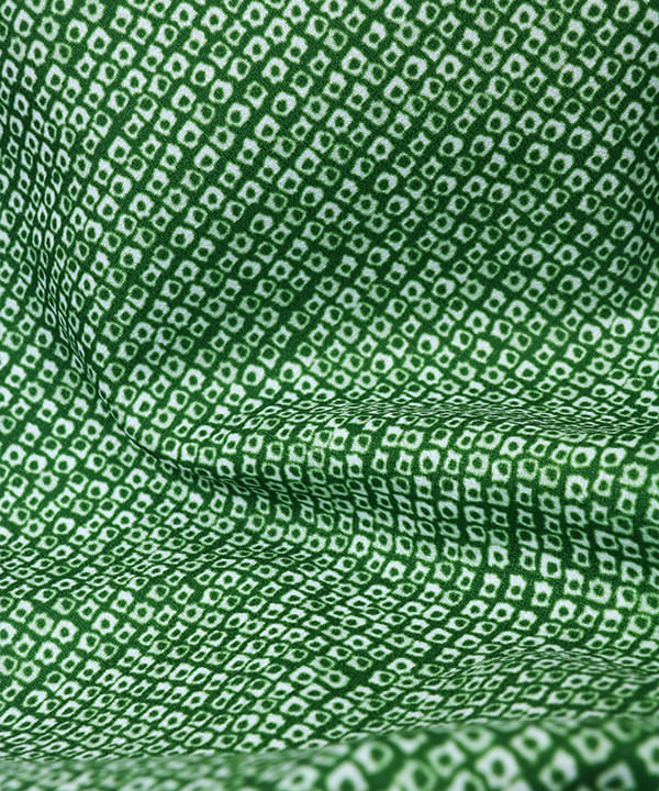 七五三(三歳男の子)レンタル | 緑無地の絞り柄 薄緑色に兜の被布