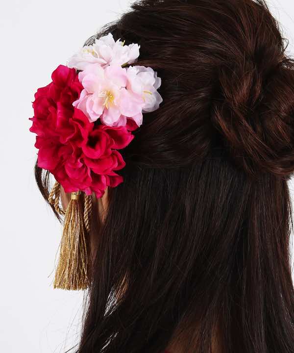 髪飾りレンタル | ビビッドピンクダリアに淡桃小花