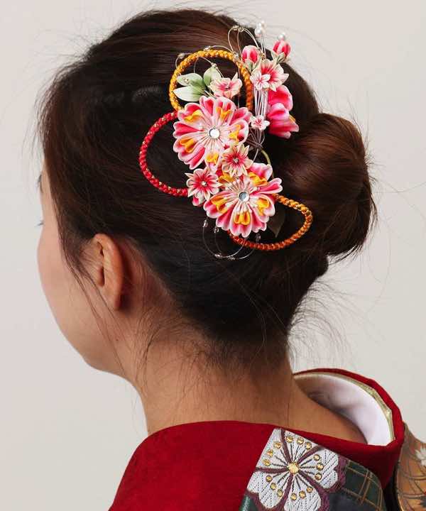 髪飾りレンタル | 小花のつまみ細工と小縄